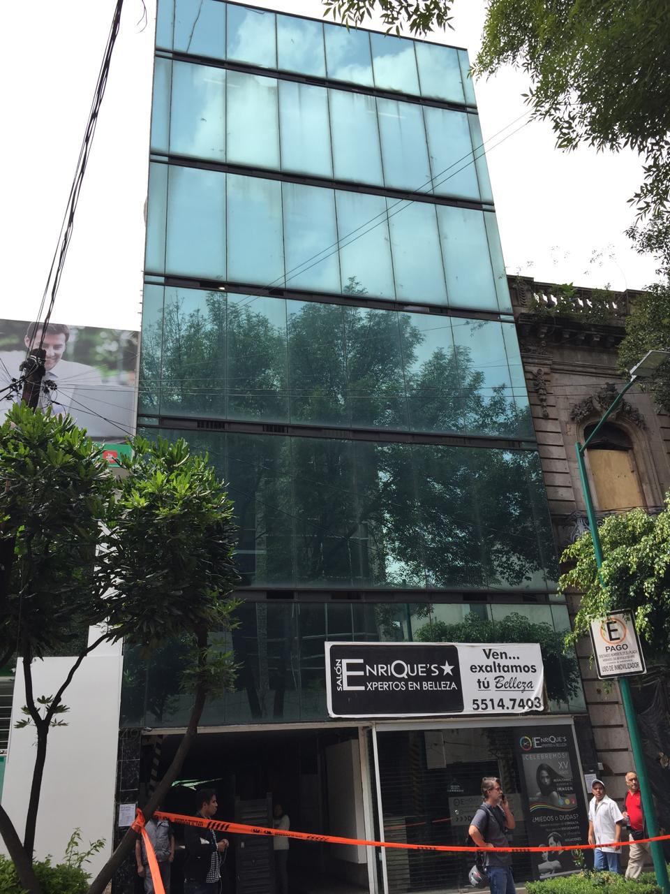Fachada del edificio Nápoles 49 S.C.